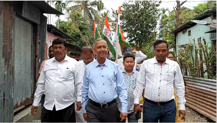 তৃণমূল কংগ্রেস প্রার্থী গোপাল লামার সমর্থনে নকশালবাড়িতে প্রচার সারলেন মেয়র গৌতম দেব