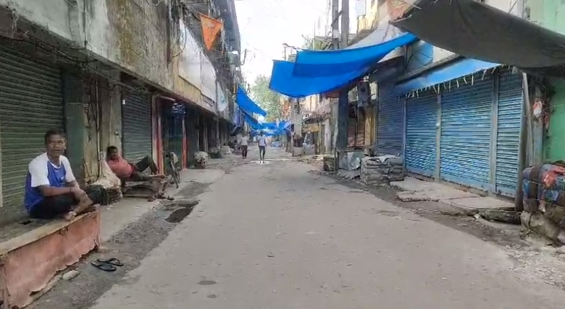 কোচবিহার জেলা ব্যবসায়ী সমিতির ডাকে ২৪ ঘণ্টা ব্যবসা বনধ! বনধের প্রভাব শহরে  