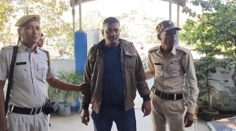 ফাঁসিদেওয়া মুরালিগঞ্জে কনটেনার থেকে উদ্ধার ৪০টি মহিষ, গ্রেফতার ১