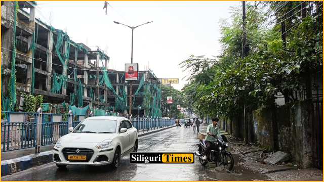 নিম্নচাপের প্রভাবে শুরু হয়েছে বৃষ্টি, পাহাড়ের ভারী বৃষ্টিপাতে নদীগুলির জলস্তর বৃদ্ধির আশঙ্কা- নজরদারি শুরু করেছে প্রশাসন
