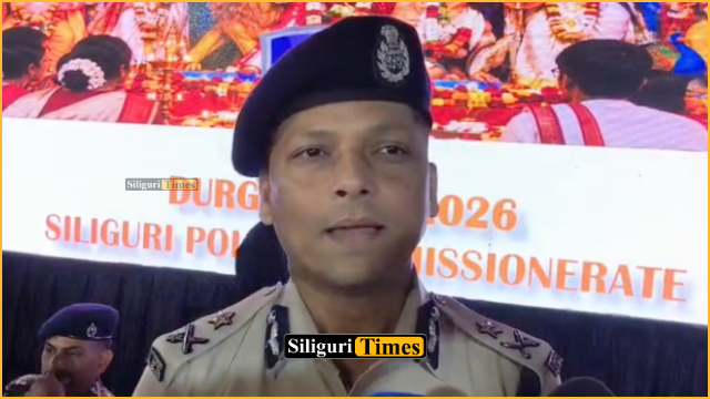 আসন্ন দূর্গাপুজো নিয়ে নিরাপত্তা ব্যবস্থায় জোর, বাড়ি খালি থাকার তথ্য সোশ্যাল মিডিয়ায় পোস্ট না করার আবেদন পুলিশের