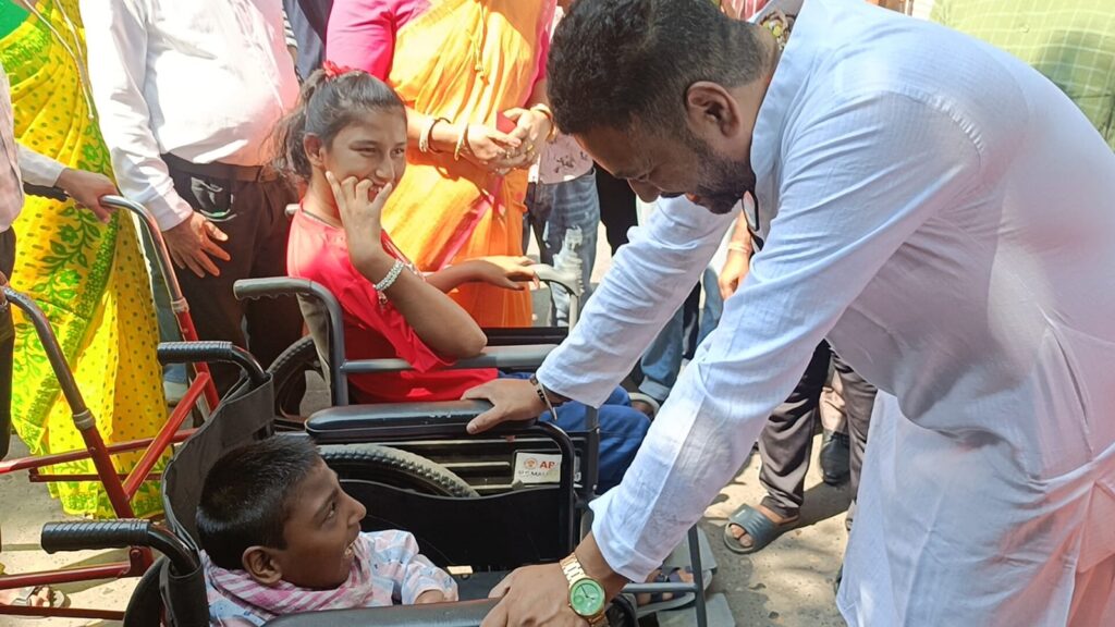 শিলিগুড়িতে বিশেষ চাহিদাসম্পন্ন শিশুদের নিয়ে পুজো পরিক্রমার আয়োজন