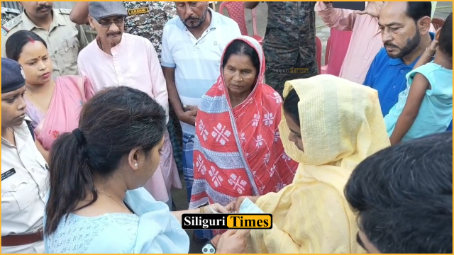 কর্মরত অবস্থায় দুর্ঘটনায় মৃত্যু! সিভিক ভলেন্টিয়ারের পরিবারকে আর্থিক সাহায্য দিল প্রশাসন- স্ত্রী পাবেন চাকরি