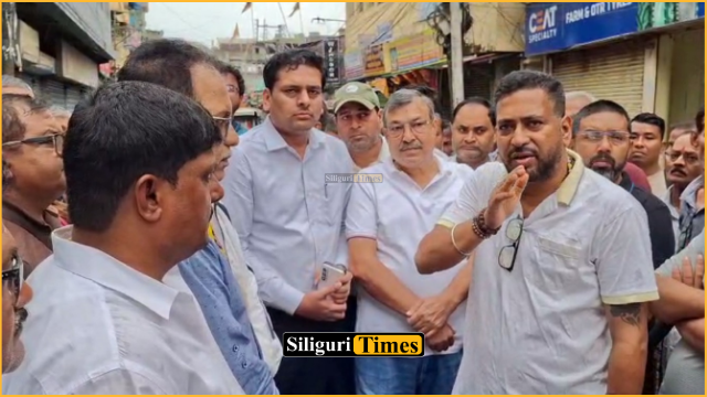 মহাবীরস্থান রেলগেট বন্ধের আশঙ্কা, ব্যবসায়ীদের পাশে দাঁড়িয়ে রেলের সঙ্গে আলোচনার উদ্যোগ শঙ্কর ঘোষের