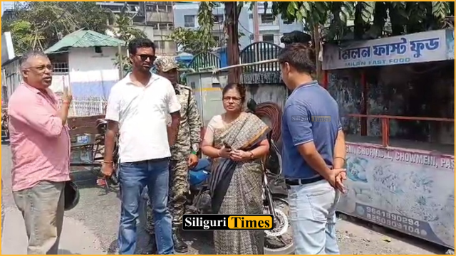 শহরের বিভিন্ন এলাকা পরিদর্শন করলেন শিলিগুড়ি পুরনিগমের প্রশাসক আর বিমলা