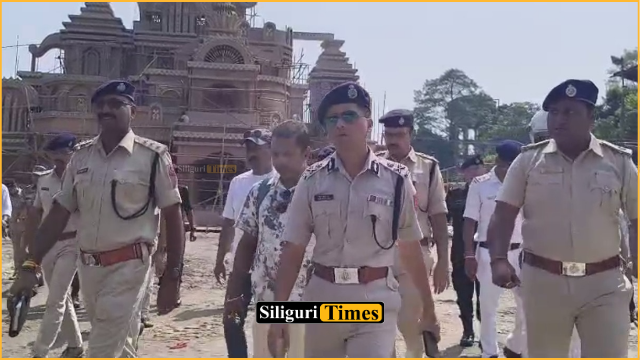 শিলিগুড়ির বিভিন্ন পুজোমণ্ডপ ও প্রতিমা নিরঞ্জন ঘাট পরিদর্শন করলেন পুলিশ কমিশনার