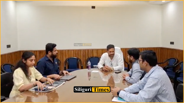 রাজ্যের তথ্য ও সংস্কৃতি দপ্তরের উদ্যোগে শিলিগুড়ির কাওয়াখালী ময়দানে বিশেষ অনুষ্ঠানের আয়োজন